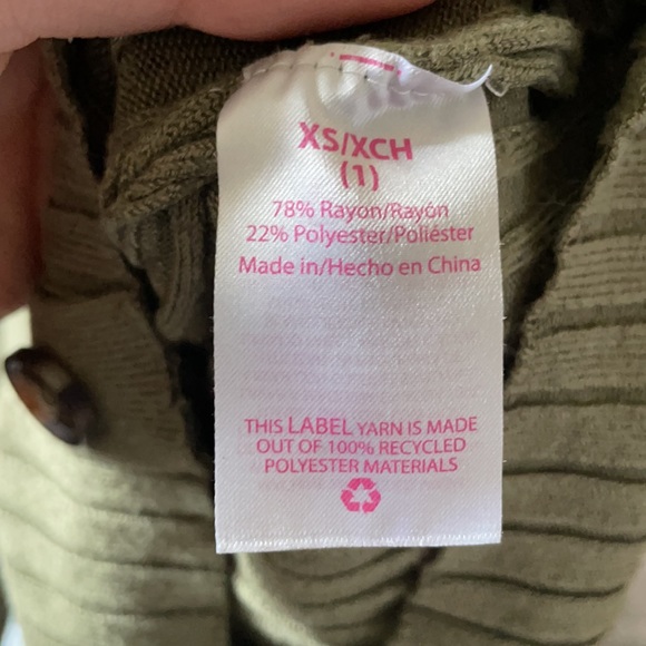 Green Long Sleeve - Picture 2 of 2